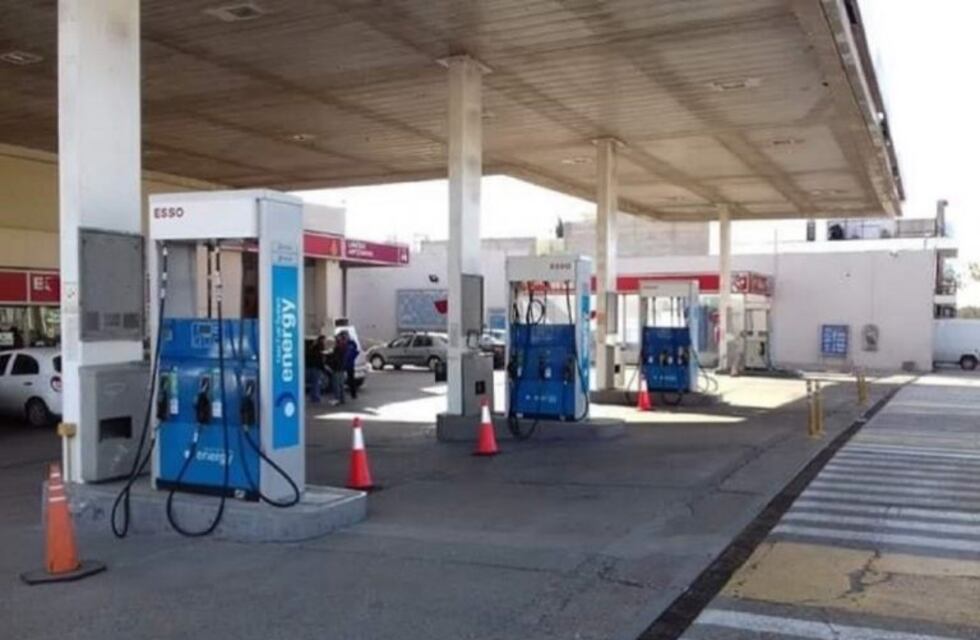 Cerró la Esso de Cinco Esquinas en Paraná