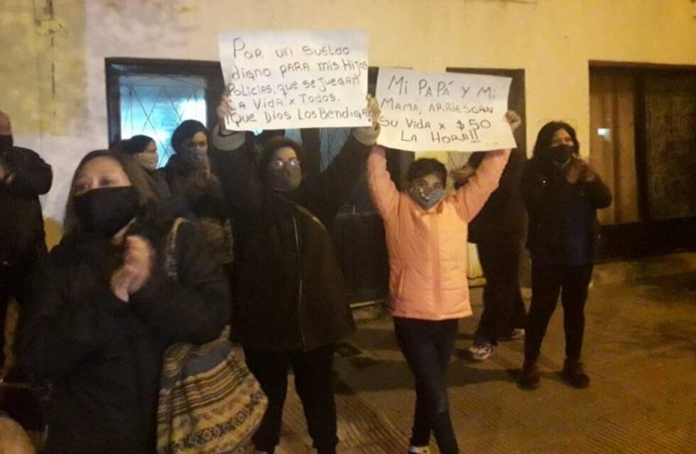 El reclamo policial se hizo sentir en Punta Alta