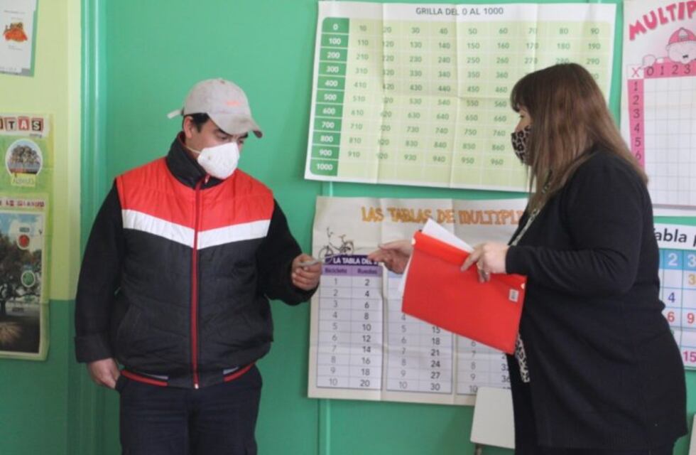 La Municipalidad entregó un subsidio a la Escuela Nº 32 de La Sortija