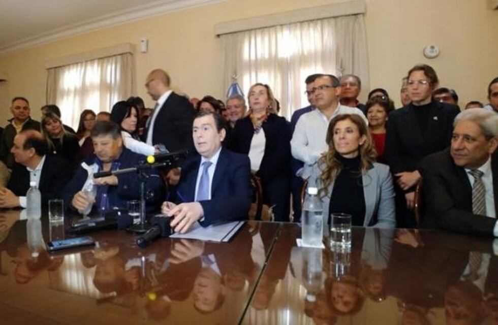 Zamora anunció un bono de $8 mil para octubre y de $10 para fin de año