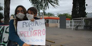 Porta Hermanos es motivo de protesta de parte de los vecinos por su actividad\u002E