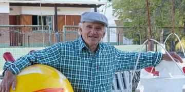 Tiene 79 años, es dueño de un parque de niños y solicita ayuda para realizar un protocolo de salud para su trabajo