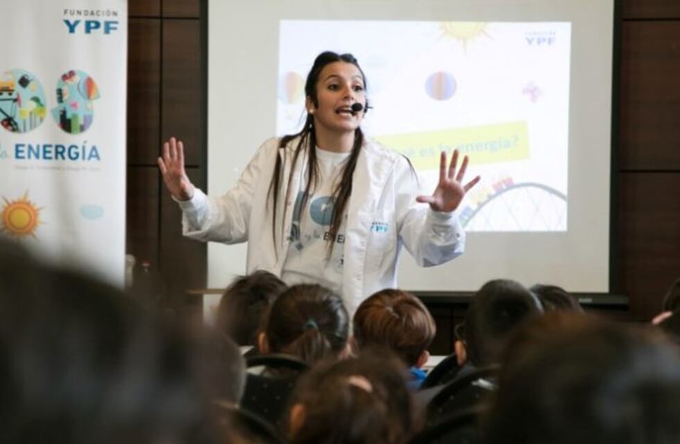 Vos y la Energía de YPF en la Feria del Libro esta tarde y mañana
