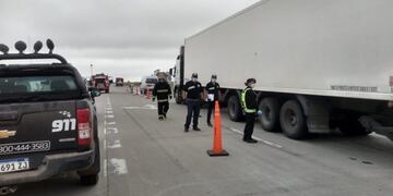 Las fuerzas provinciales mantienen los operativos con medidas sanitarias adicionales\u002E (@redsegvial)