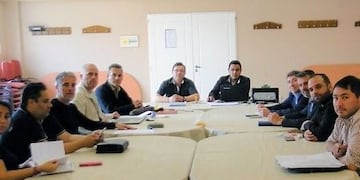 Adosac exige la reapertura de paritaria de manera virtual