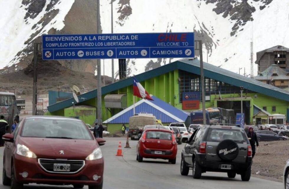 Pymes piden que bajen los impuestos para poder competir con Chile