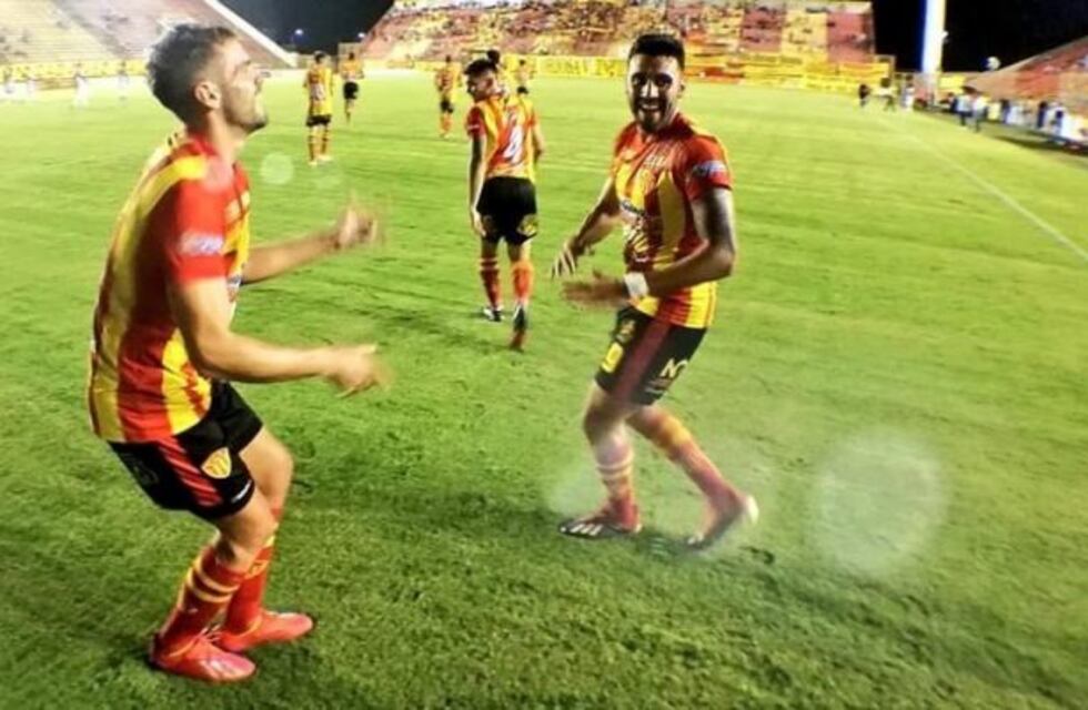 Sarmiento ganó y es líder en el Torneo Federal A