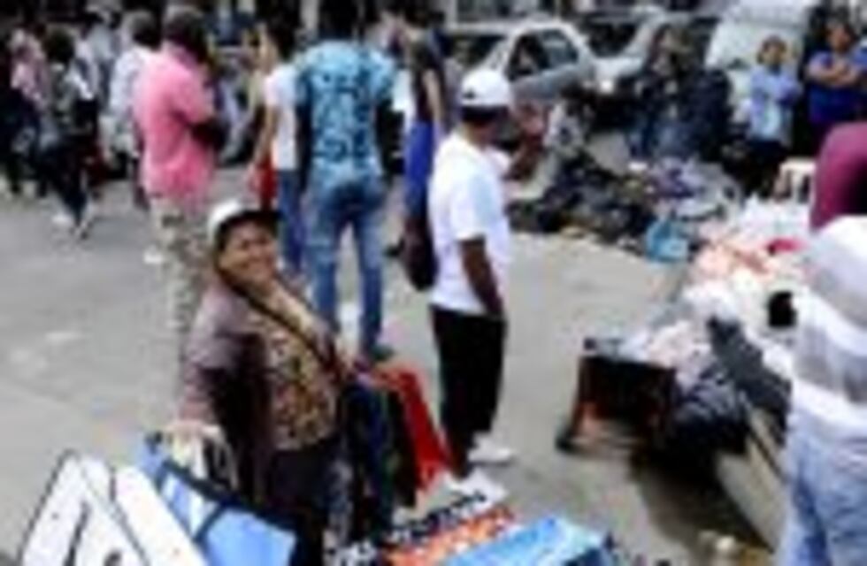 La venta callejera ilegal cayó un 40 % interanual respecto a igual mes de 2015