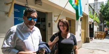 La perito forense, Emma Virginia Creimer, junto a su abogado Darío Saldaño (Foto: Demian Alday/Diario El Día)