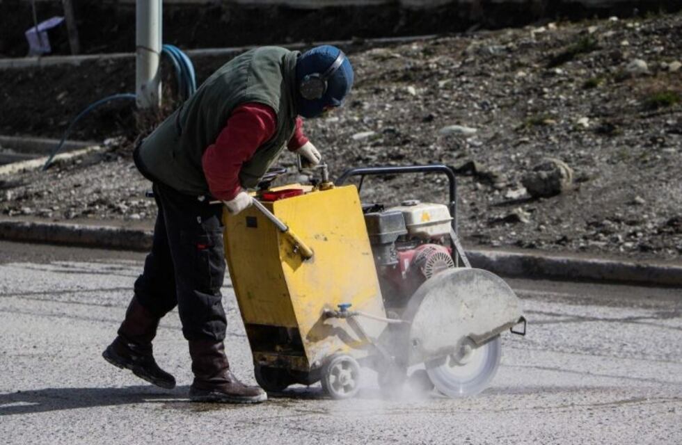 Ushuaia: reanudaron las obras de reparación en la AV. Yrigoyen