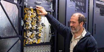 El ingeniero Raúl de Pedro, desde uno de los \