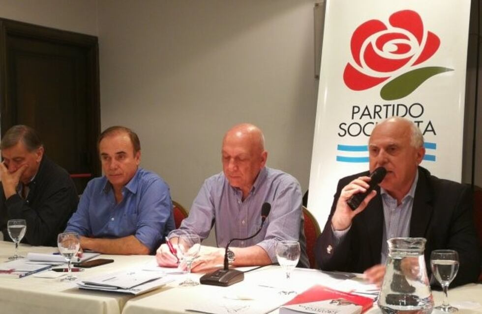 El Socialismo le respondió a Macri: "Nosotros tenemos una posición en favor de los trabajadores"