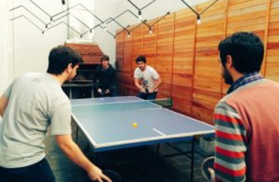 Cada vez más empresas adaptan sus prácticas y espacios de trabajo para atraer a los jóvenes