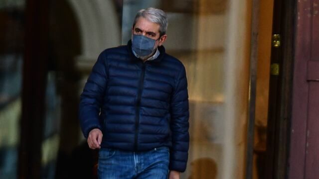 Aníbal Fernández ingresando en casa Rosada, para las reuniones tras la derrota en las PASO del 12 de septiembre. Foto Federico Lopez claro.