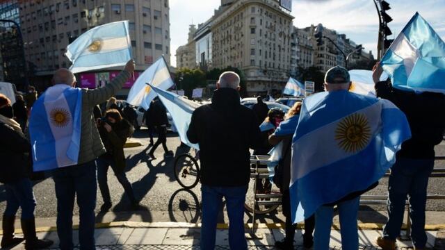 Banderazo por la República: las mejores fotos en el Obelisco (Fotos: Clarín)