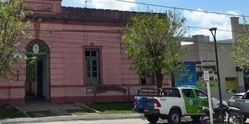 Comisaría de Santa Lucía donde se encuentran detenidos padre e hijo