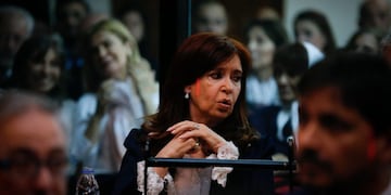 La vicepresidenta, Cristina Kirchner, afrontará este martes la segunda jornada del juicio por la causa Vialidad. Crédito: EFE/Juan Ignacio Roncoroni.