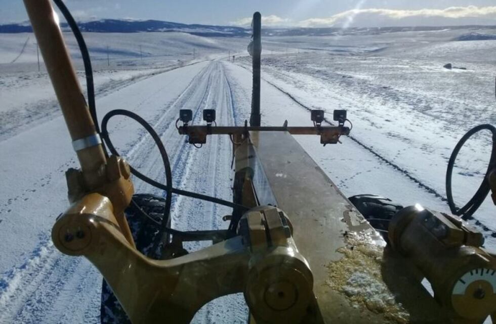 Santa Cruz: ingresaron insumos para vialidad provincial