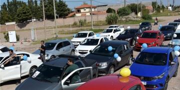 Manifestación de dueños de planes de autoahorro\u002E Foto: El Diario de la República\u002E