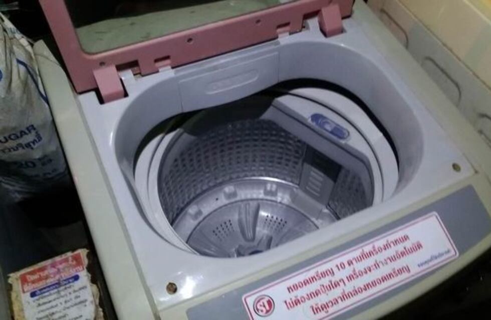 Un bebé recién nacido fue encontrado dentro de un lavarropas