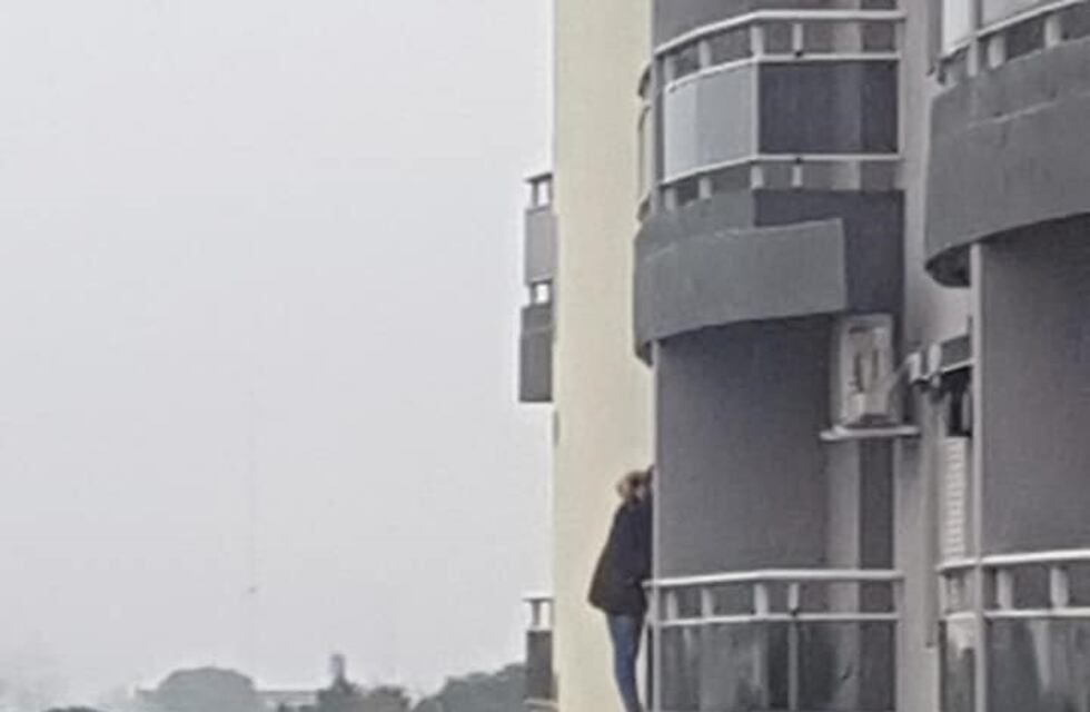 Salvaron en Posadas a una mujer que amenazaba con arrojarse al vacío