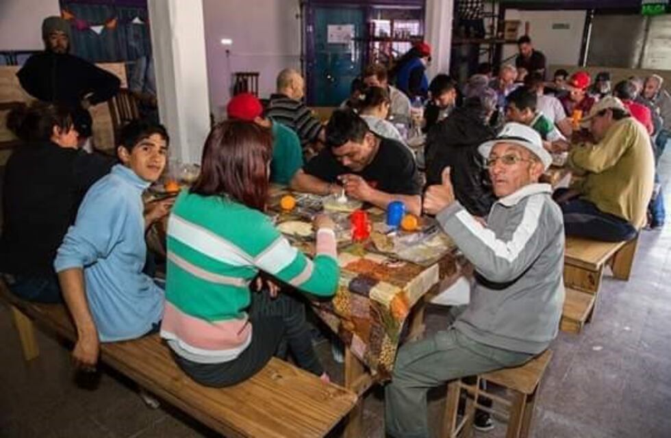 Tristeza e impotencia: por la crisis económica, cierra el comedor comunitario de La Quadra