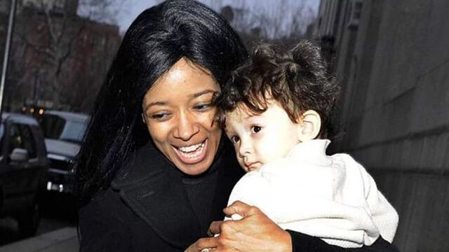 Una ex chica Playboy se lanzó de un piso 25 junto a su hijo de siete años\u002E