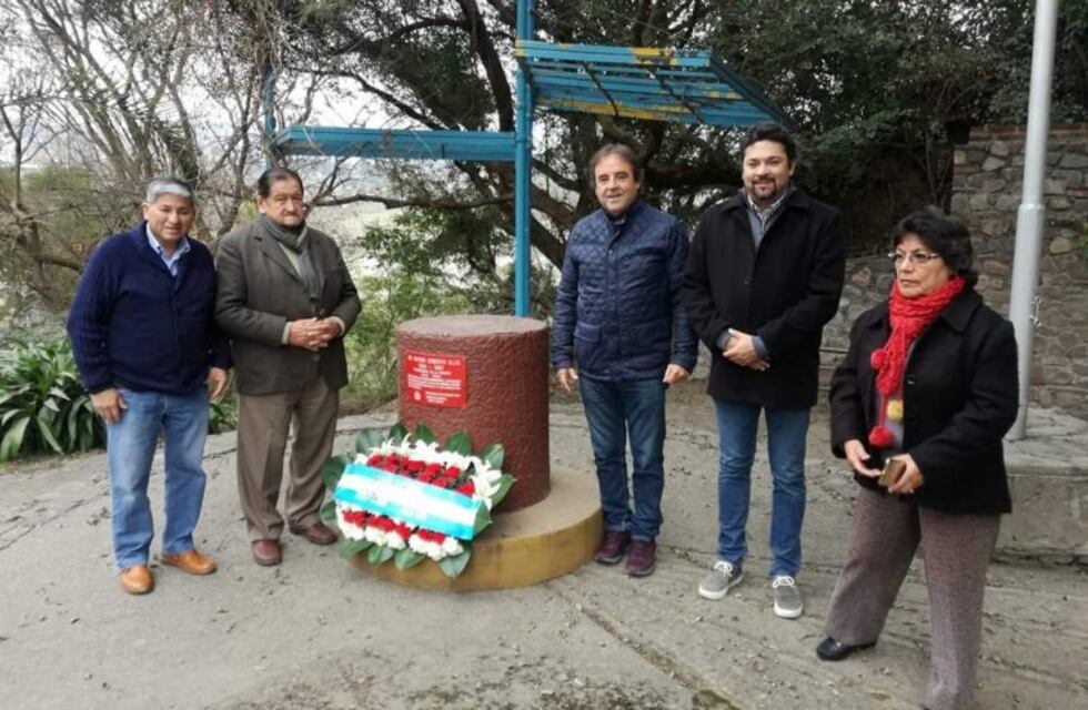 Dirigentes radicales rindieron homenaje a Arturo Illia