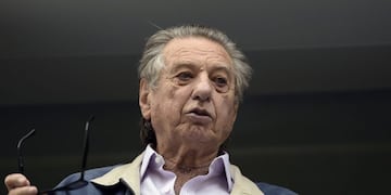 Photo taken on April 24, 2016 of Argentinian-Italian businessman Franco Macri, father of Argentina's President Mauricio Macri, as he gestures before the start of an Argentine first division football match between Boca Juniors and River Plate at \