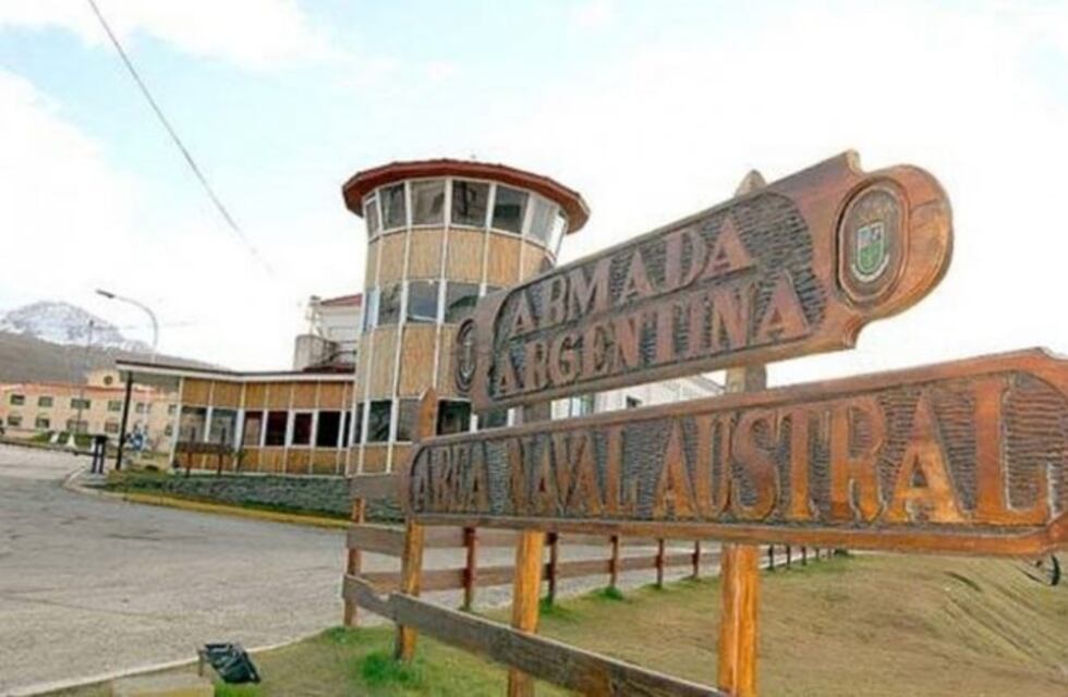 Ushuaia: se llevó a cabo una ceremonia por el 47 aniversario del Área Naval Austral