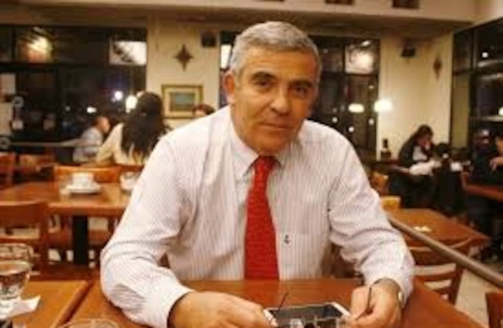 Bernardo García Hamilton comparó a José Alperovich con el perro "Familiar"