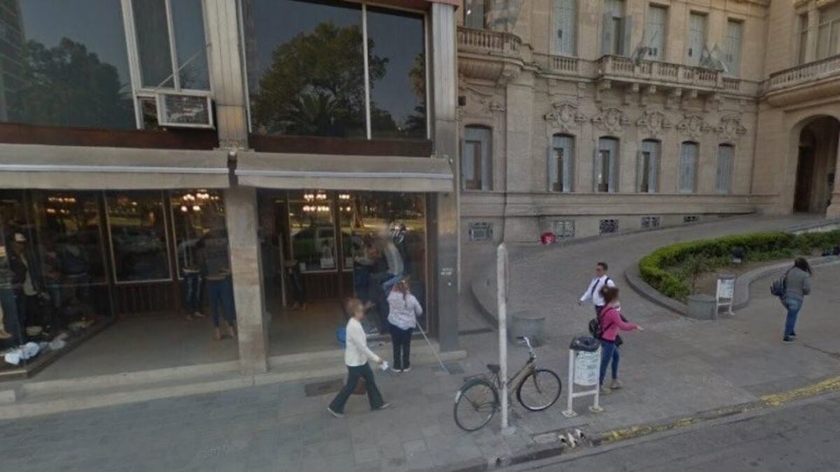 Asaltan un local y se pelean por la recaudación