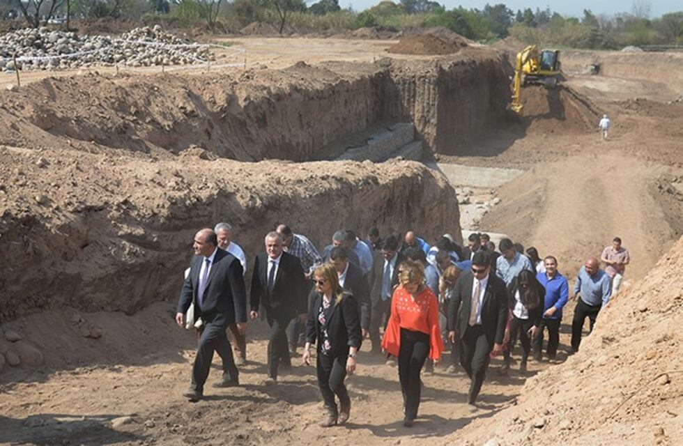 Tafí Viejo: Juan Manzur y Javier Noguera supervisaron las obras en avenida Constitución