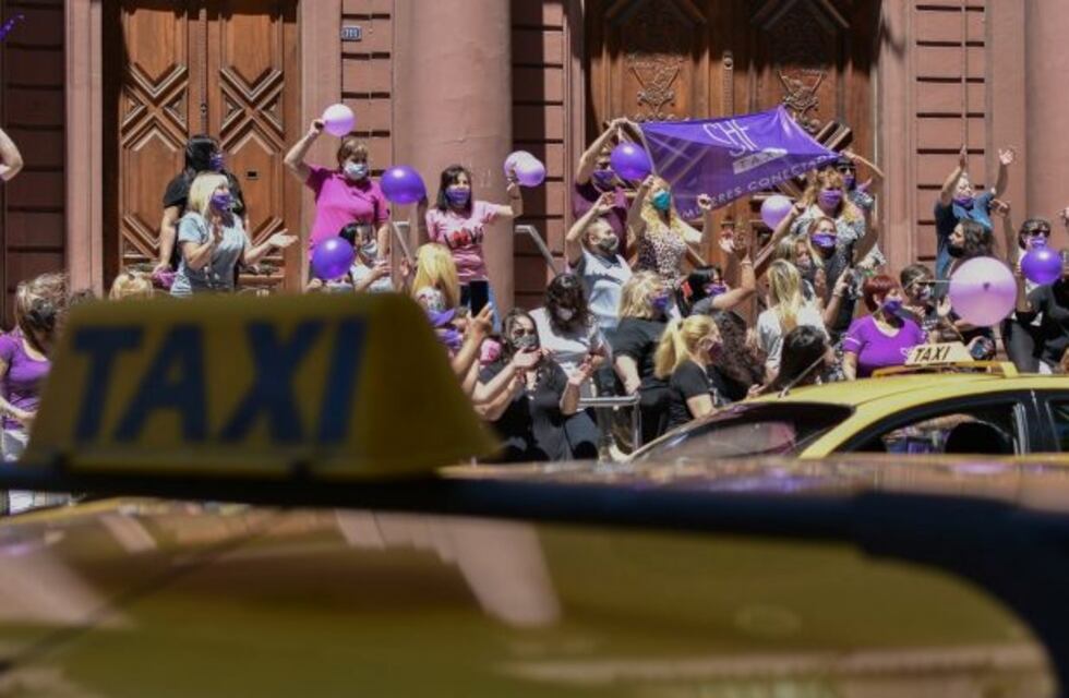 Conductoras de Shetaxi hicieron una impactante caravana en defensa de la app