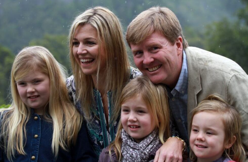 Se demoró la llegada del Rey de Holanda y las princesas para despedir a Jorge Zorreguieta