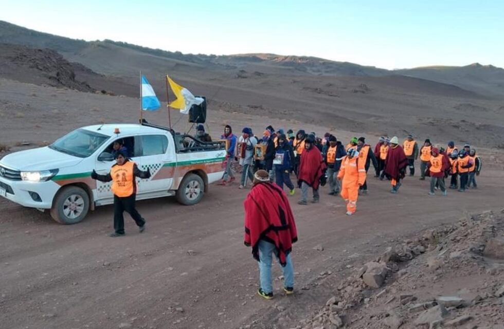 La fe mueve montañas: los peregrinos de Tolar Grande amanecieron con -15ºC