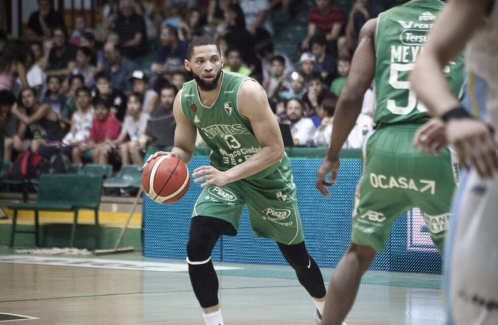 Atenas festejó en su estreno en casa en la Liga Nacional