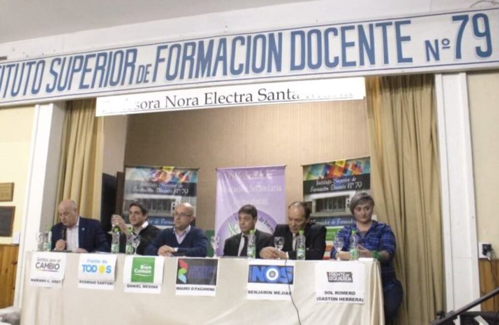 Sin debate los candidatos expusieron en el ISFD N° 79