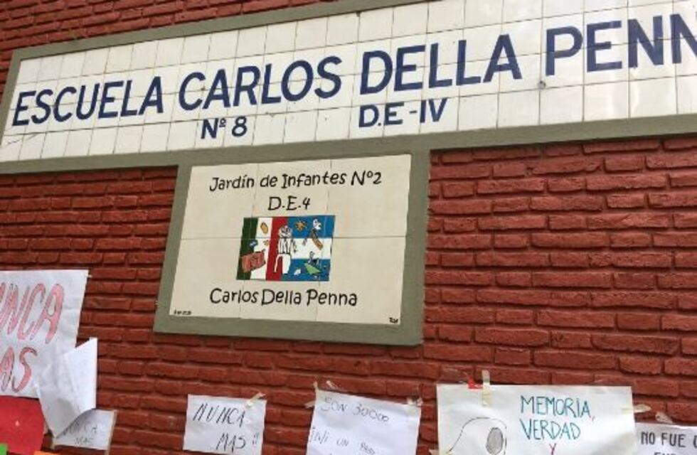 Separaron de su cargo a dos maestras y a la directora por el polémico video del 24 de Marzo