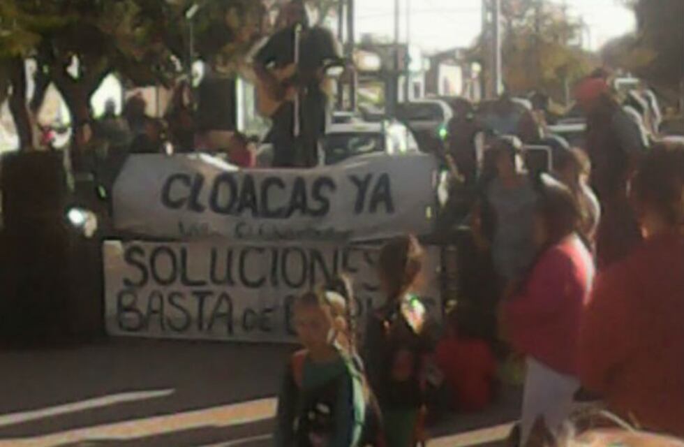 Vecinos participaron en el Festival de las Cloacas