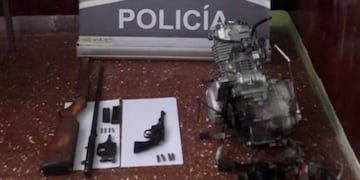 Detuvieron a un hombre con armas durante un operativo en Ruta 3 y 226