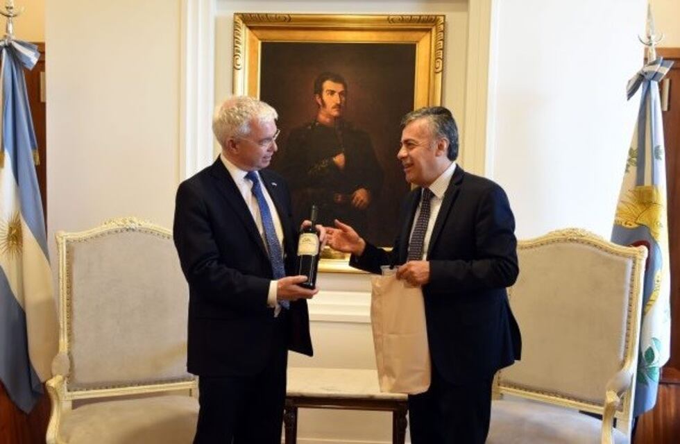 Cornejo recibió a la comitiva económica de Gran Bretaña