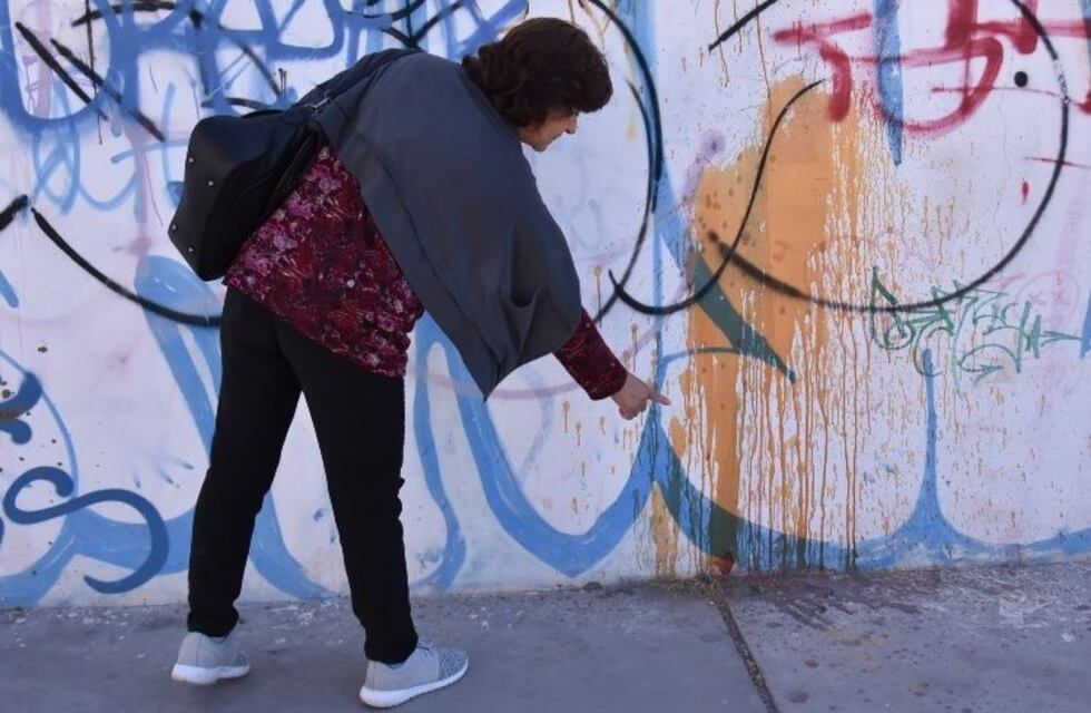 La atacó de un disparo un motochorro, pero la bala rozó su cabeza