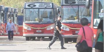 Ante el paro anunciado para este lunes, los mircos funcionarán a un 20% en Mendoza\u002E