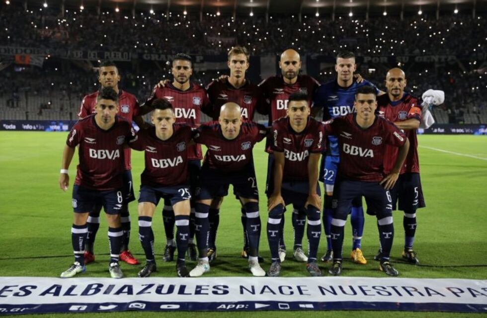 Asoma Gandolfi en el partido de la "T" contra Defensa y Justicia