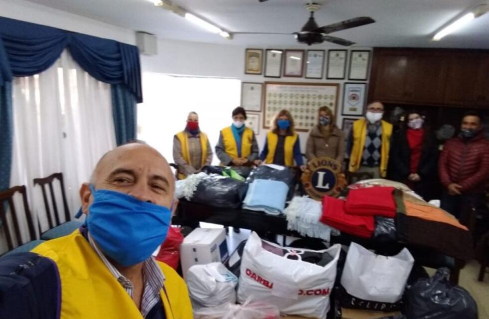 San Francisco: el Club de Leones donó frazadas y ropa de invierno