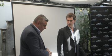 DYN54, BUENOS AIRES, 17/08/2017EL PRESIDENTE DE AFA, CLAUDIO TAPIA Y QUE ACORDÓ EN PRINCIPIO CON EL CEO DE SUPERLIGA, MARIANO ELIZONDO, LOS EMPRESARIOS DE LAS CADENAS DE TV ENCARGADAS DE LAS TRANSMISIONES DE LOS PARTIDOS, Y LOS FUNCIONARIOS DE SEGURIDAD DEPORTIVA SE COMPROMETIERON HOY CON SUS FIRMAS PARA CUMPLIR CON EL CALENDARIO DE LAS DOCE PRIMERAS FECHAS DEL CAMPEONATO DE PRIMERA DIVISIÓN\u002E FOTO:DYN/PABLO MOLINA\u002E