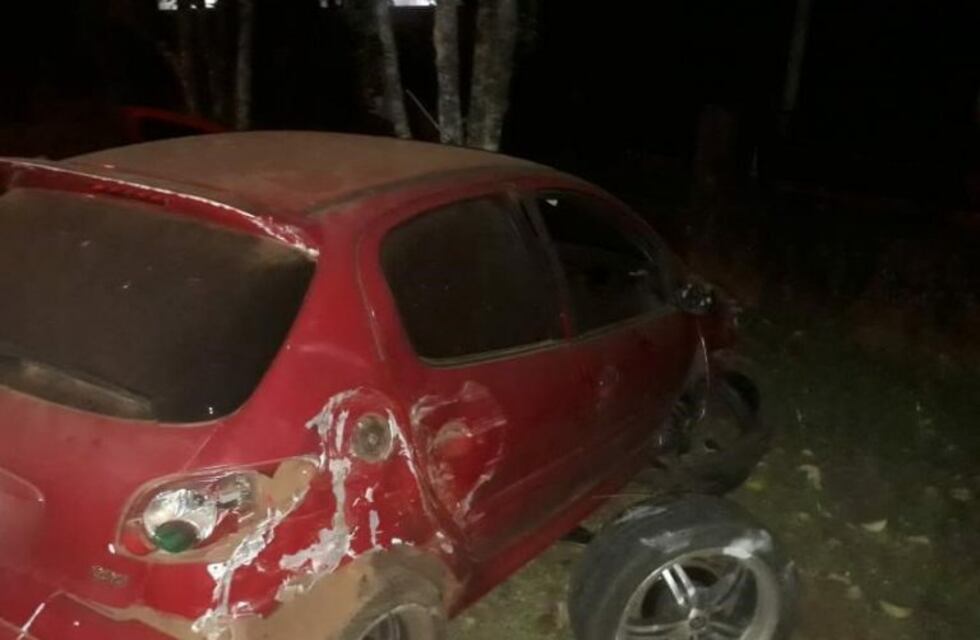 Un despiste causó daños materiales en un auto en Panambí