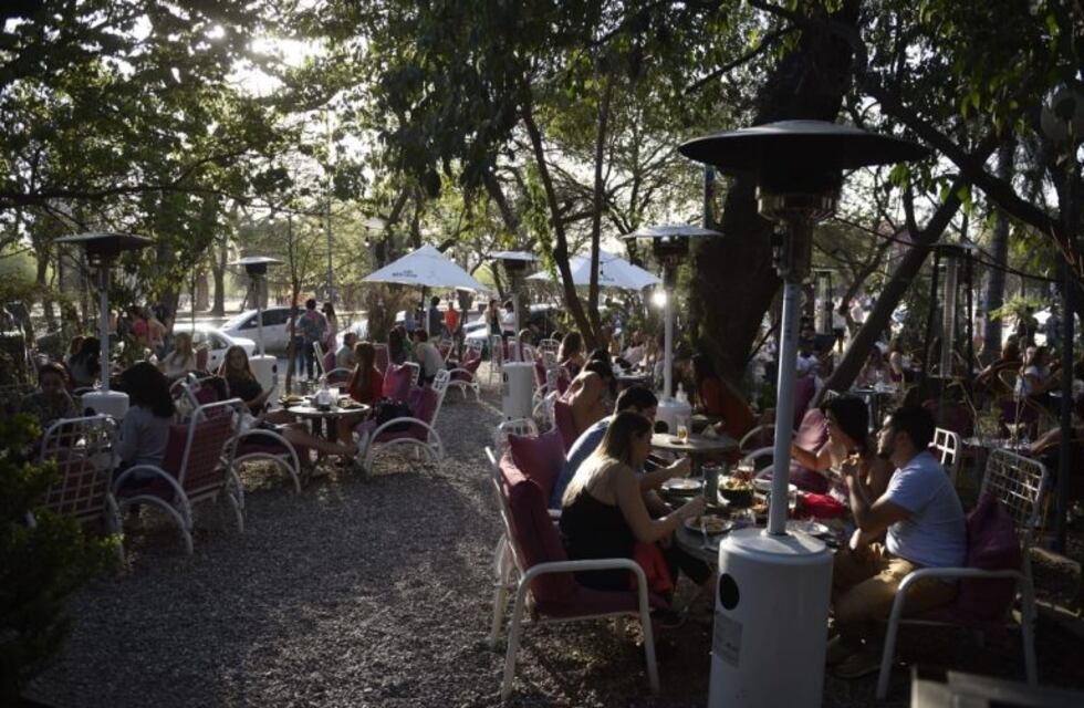 Bares y restaurantes de Córdoba abrirán sus puertas, pese a la prohibición