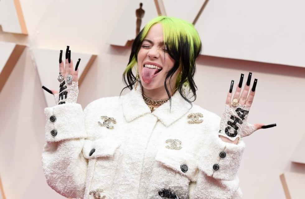 Billie Eilish deslumbró con su total cambio de look